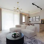 Holzera Prestige * 바르샤바