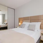 Apartment Holzera Prestige Warschau
