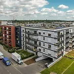 Holzera Prestige * Warschau